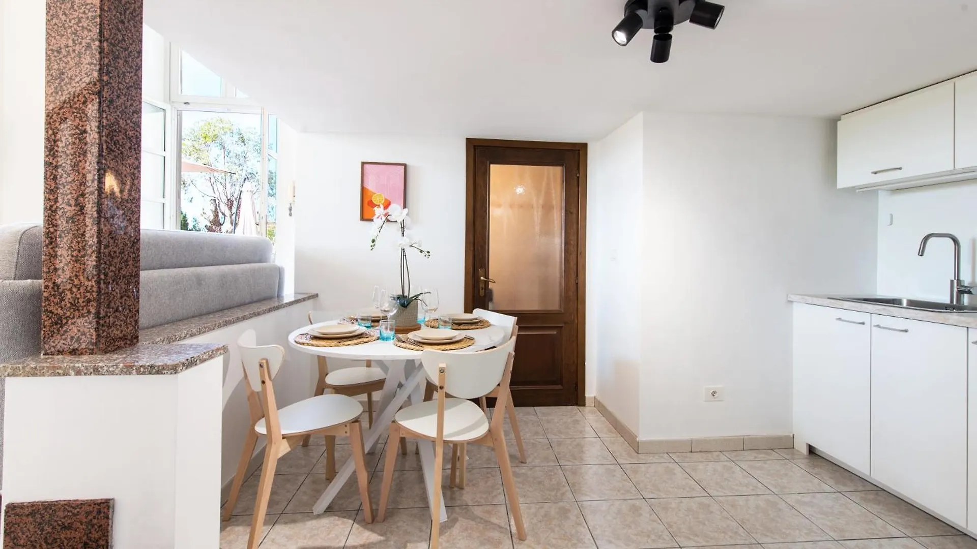 Oliviers -Agreable 2 Pieces Dans Maison Bourgeoise Menton Apartment