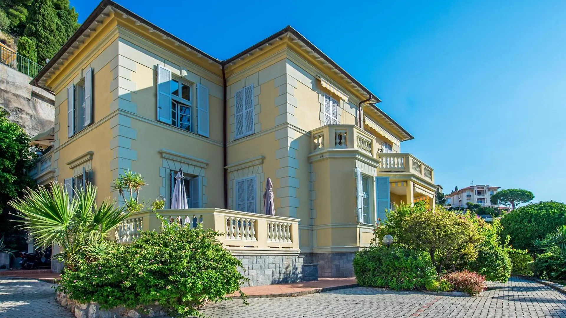 Oliviers -Agreable 2 Pieces Dans Maison Bourgeoise contacts